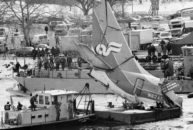 Illustration for article titled How And Why We 'De-Ice' Aircraft Before Takeoff
